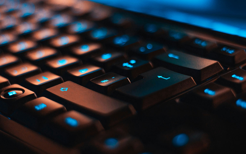 photo of a computer keyboard